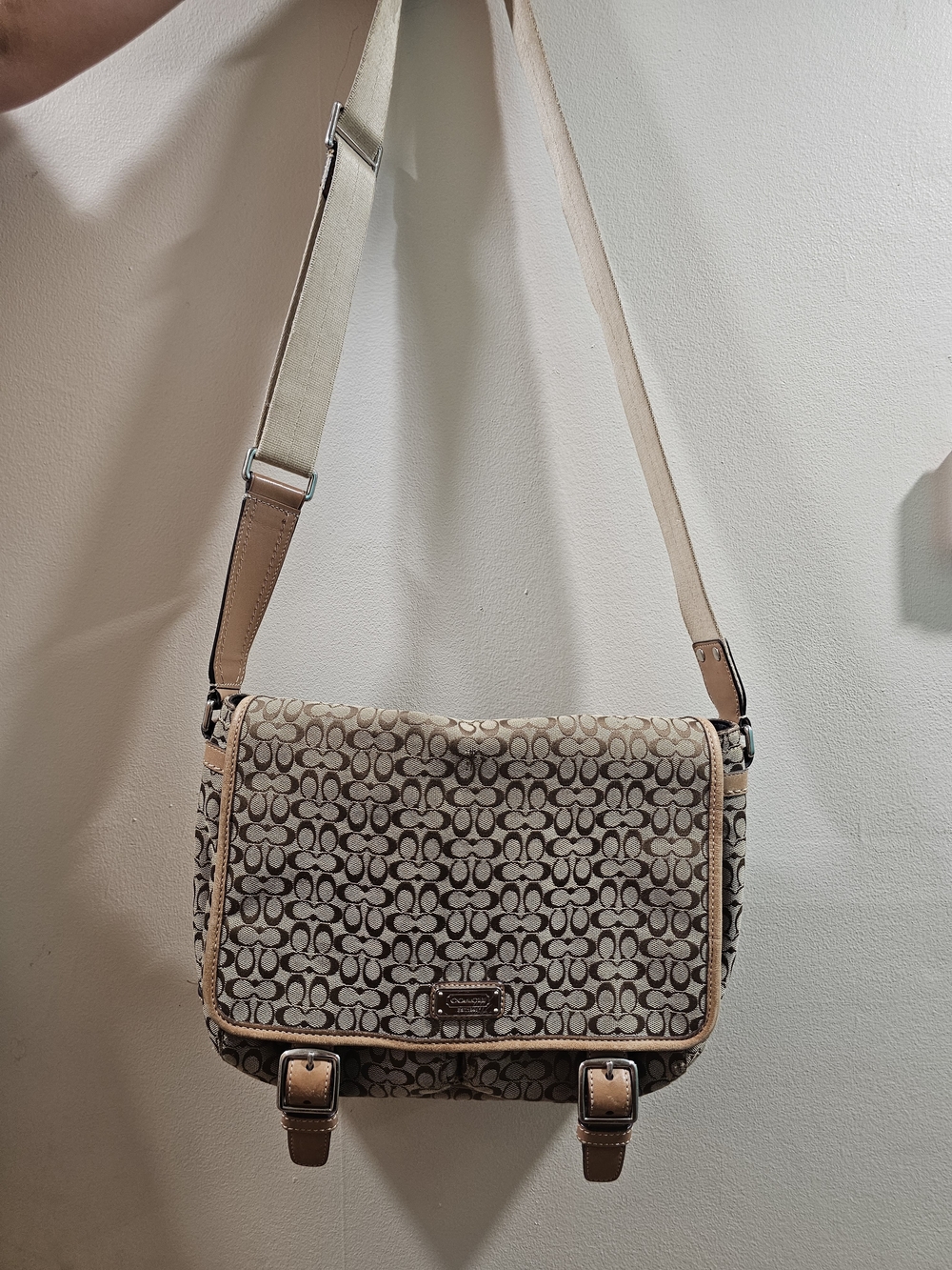 Coach Signature Canvas Messenger Bag in Khaki/Chalk